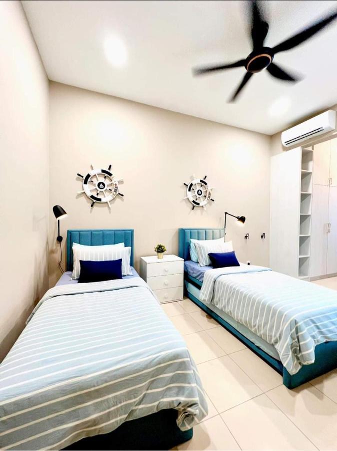 Faridz Homestay At Myra Saujana Kampong Simpang Empat Exterior foto